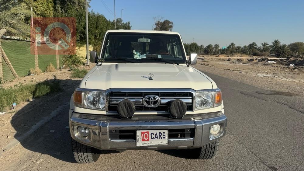 تويوتا لاند كروزر 76